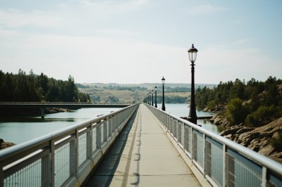 AI-generated travel thumbnail for Coulee Dam