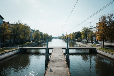 AI-generated travel thumbnail for Cracăul Negru