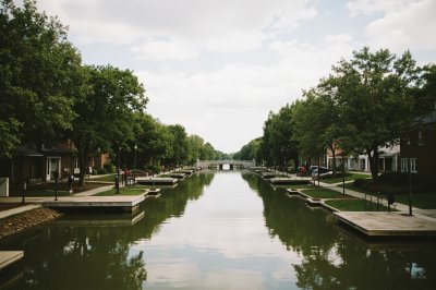 AI-generated travel thumbnail for Crestwood