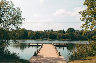 AI-generated travel thumbnail for Creve Coeur