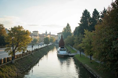 AI-generated travel thumbnail for Crocetta-Nogarè