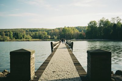 AI-generated travel thumbnail for Croitori