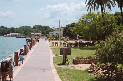 AI-generated travel thumbnail for Cuapinolito (Azulillo)