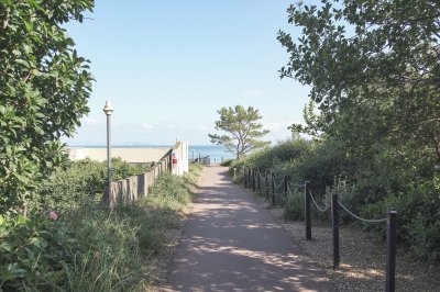 AI-generated travel thumbnail for Cueillette de Léoville