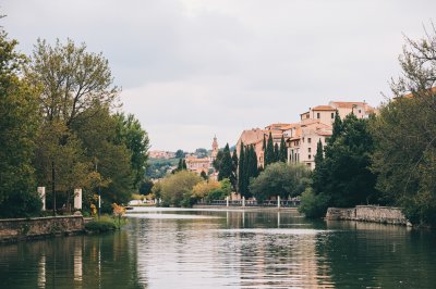AI-generated travel thumbnail for Cuelgamures