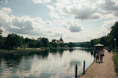 AI-generated travel thumbnail for Dăbuleni