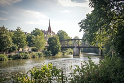 AI-generated travel thumbnail for Dampierre-sur-Salon
