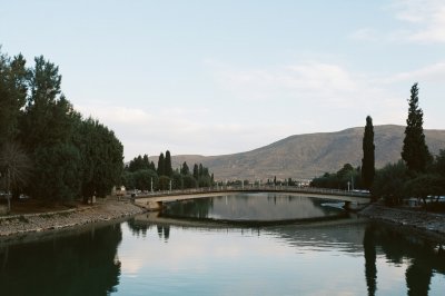 AI-generated travel thumbnail for Darb Gonbad