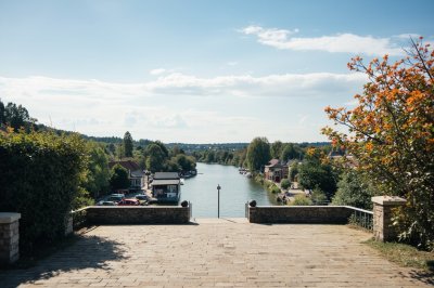 AI-generated travel thumbnail for Dausenau