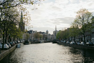 AI-generated travel thumbnail for De Pijp