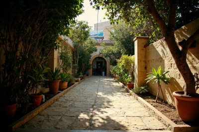 AI-generated travel thumbnail for Deir Ḥannā