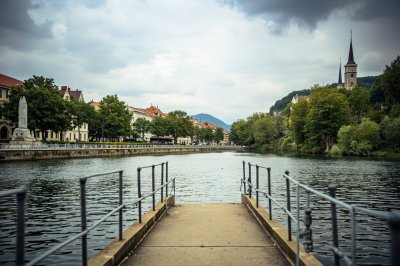 AI-generated travel thumbnail for Dekanovec