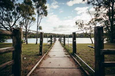 AI-generated travel thumbnail for Delaneys Creek