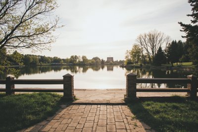 AI-generated travel thumbnail for Dell Rapids