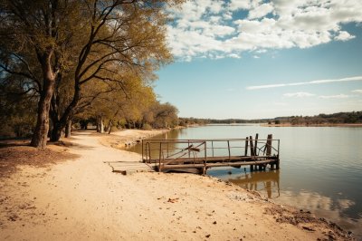 AI-generated travel thumbnail for Departamento de Almirante Brown