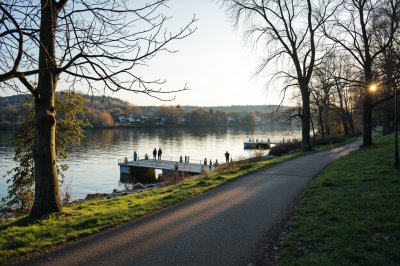 AI-generated travel thumbnail for Dernau
