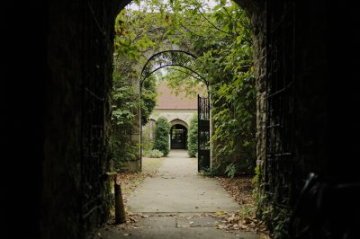 AI-generated travel thumbnail for Destedt