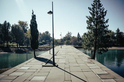 AI-generated travel thumbnail for Dolavón