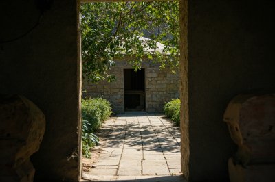 AI-generated travel thumbnail for Duba-Yurt