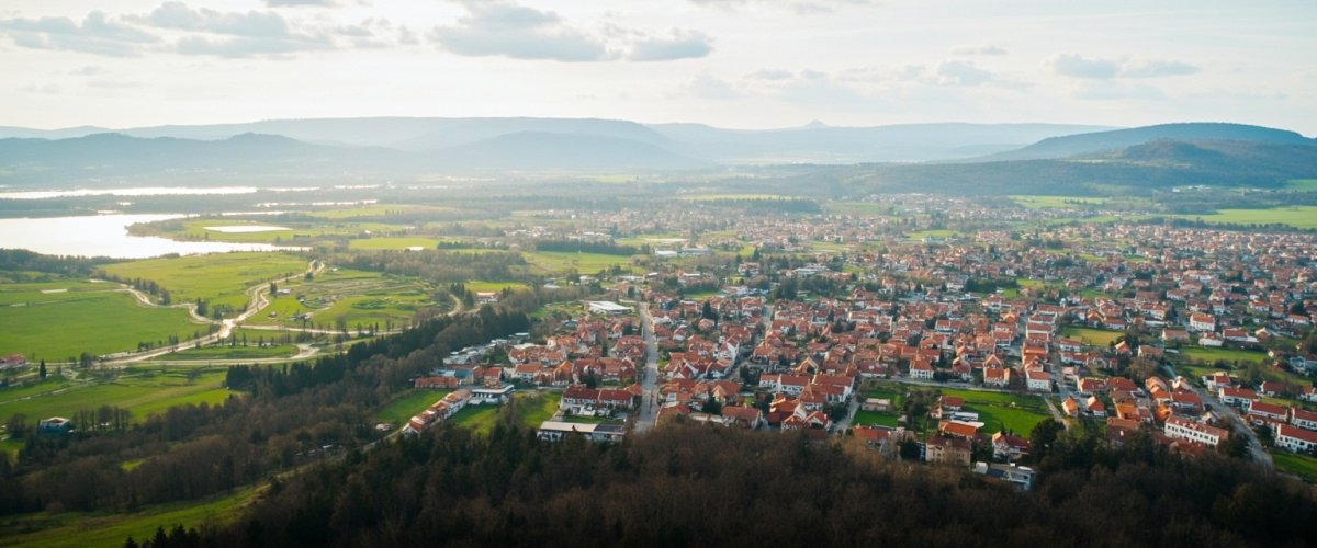 Painterly banner illustration of Dubnica nad Váhom