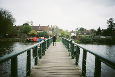 AI-generated travel thumbnail for Ducklington