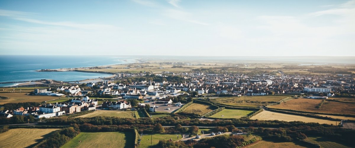 Painterly banner illustration of Dunbar