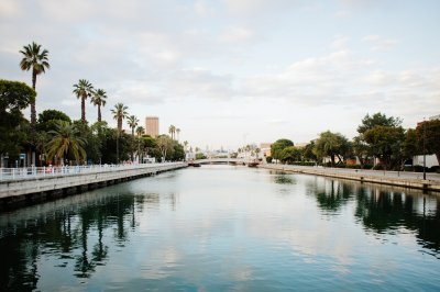 AI-generated travel thumbnail for East Los Angeles
