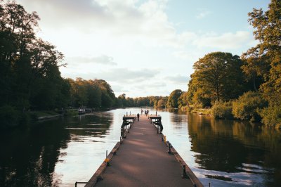 AI-generated travel thumbnail for Eckington