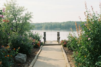 AI-generated travel thumbnail for Edgewood