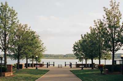 AI-generated travel thumbnail for Edina