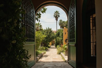 AI-generated travel thumbnail for Efraín A. Gutiérrez