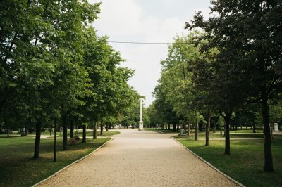 AI-generated travel thumbnail for Égreville