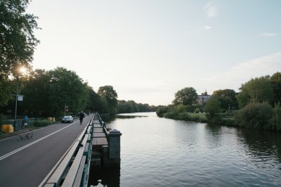 AI-generated travel thumbnail for Eil