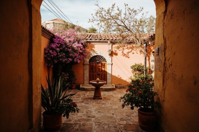 AI-generated travel thumbnail for El Carmen