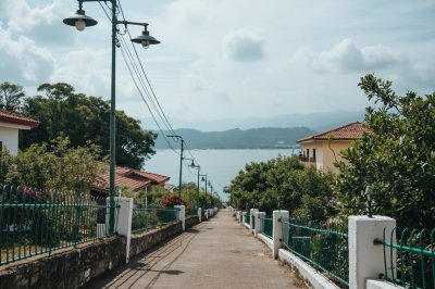 AI-generated travel thumbnail for El Cercado