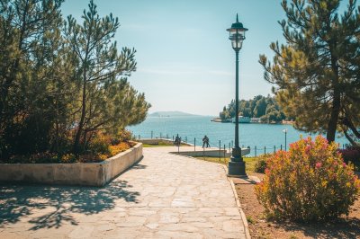 AI-generated travel thumbnail for El Haouaria