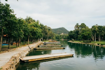 AI-generated travel thumbnail for El Jicote