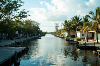 AI-generated travel thumbnail for El Tortuguero