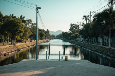 AI-generated travel thumbnail for El Tumbo
