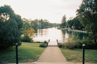 AI-generated travel thumbnail for Elizabeth Downs
