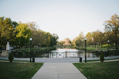 AI-generated travel thumbnail for Elmwood Park