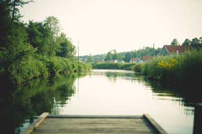 AI-generated travel thumbnail for Elva