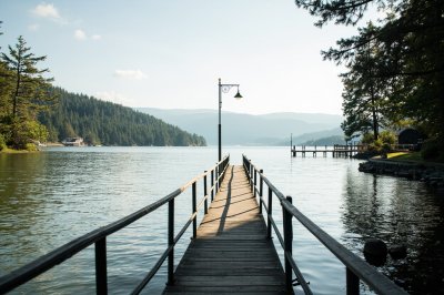 AI-generated travel thumbnail for Erlands Point-Kitsap Lake