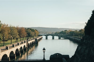 AI-generated travel thumbnail for Ervedosa do Douro
