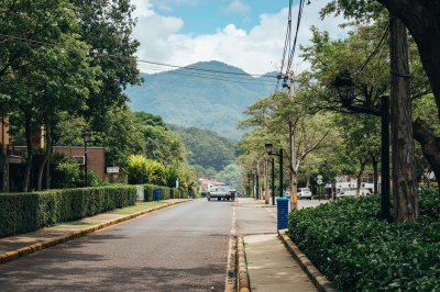 AI-generated travel thumbnail for Escazú