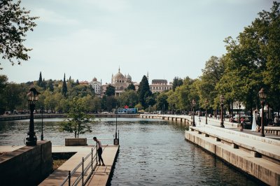 AI-generated travel thumbnail for Esenler
