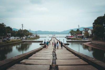 AI-generated travel thumbnail for Estaca