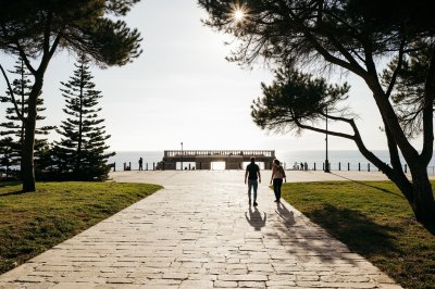 AI-generated travel thumbnail for Estoril