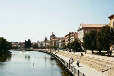 AI-generated travel thumbnail for Évora