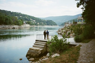 AI-generated travel thumbnail for Eygalières